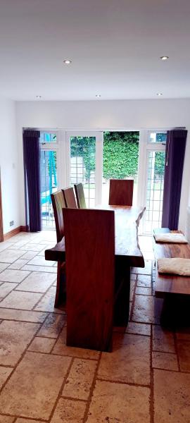 Spacious Executive 5 Bed Family Home
